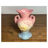 DR… Small vintage Hull Art Pottery Magnolia double-handled vase, manufactured in the USA during the 1940s, see pictures for details.