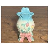 DR… Small vintage Hull Art Pottery vase in the  "Bowknot" pattern, see pictures for details.