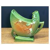 DR…Vintage Roseville Art Pottery fan vase in the "Snowberry" pattern, which was originally produced by the Roseville Pottery Company in 1947. See pictures for details.