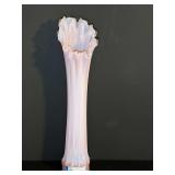 DR… Beautiful Vintage Mcm Fostoria Heirloom Pink Opalescent Art Glass Swung vase. See pictures for details.