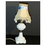 DR…Small, vintage Hollywood Regency style milk glass table lamp. See pictures for details.