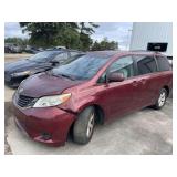 2013 Toyota Sienna Mini-Van LE 7-Pass V6, 3.5