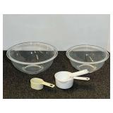 Pyrex Corning Glass Mixing Bowls and Plastic Measuring Cups Set