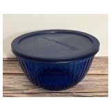 Pyrex Cobalt Blue Ribbed Mixing Bowl with Blue Plastic Lid