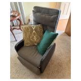 Wicker indoor/outdoor recliner chair