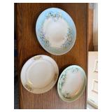 Decorative porcelain plates