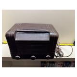 vintage Delco Bakelite radio