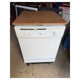 Portable GE dishwasher with retractable hose