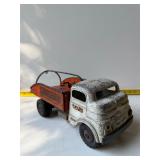 1950s Structo Toyland Garage Truck