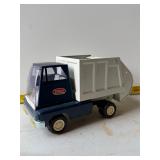 Pristine tonka trash truck