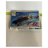 McDonnell Douglas F-4E Phantom II plastic model ki