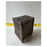 antique cast iron piggy bank,