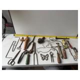 Vintage tools and decor lot