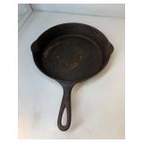 vintage Griswold No. 8 cast iron skillet