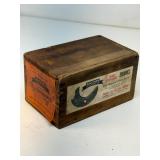 vintage Simonds Saw and Steel Company wooden box