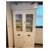 White cabinet from late 50's - early 60's