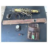 Blue Point Utility Light ,untested, wood level 30'