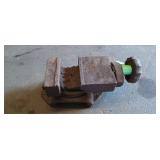 Bench mount machines vise 4' jaws