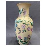 Floral cream colored vase 10ï¿½