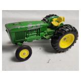 Metal John Deere Tractor 1/16 scale