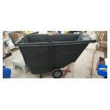 RUBBERMAID General Purpose Plastic Tilt Truck