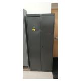 Metal storage cabinet 30' x 18' x 72' dented