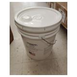 5 gallon bucket of heavy duty floor cleaner