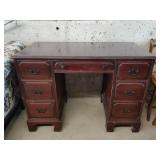 Wood desk 41'x21'x30'