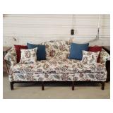Floral pattern couch 81'x31'x35'