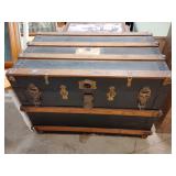 Vintage trunk 31'x21'x24'