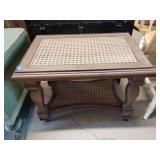 Plastic end table 27'x 18'x20'