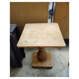End table 18.5'x18.5'x26'