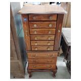Jewelry box 19'x16'x42'