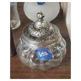 Covered glass dish 5'