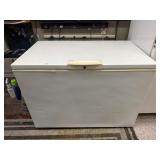 Kenmore Chest Freezer, Works 30'x48'x 36.5'