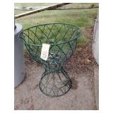 Metal Flower pot stand 16' x 20'