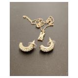 Avon MOM gold toned necklace and