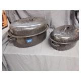 2 enamel roasting pans with lids
