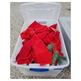 Tote with lid and Christmas decor