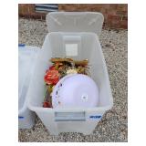 Tote with lid and fall decor