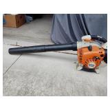 Stihl SH86C gas powered leaf blower works