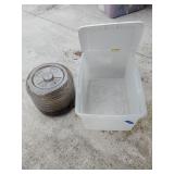 Food dehydrator in tote with lid