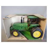 Ertl John Deere MFWD Row Crop Tractor
