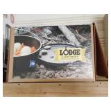 Lodge cast iron deep camp Dutch oven