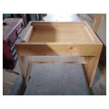 Wood table/stool 18'x14'x16'