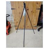Camp fire cooking stand for cast iron pot