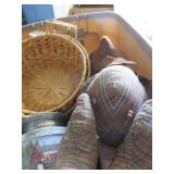 Household Items, Decorative Art, and Collectibles