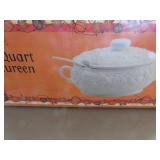 Queen Anne-Style Ceramic Tureen with Lid and Ladle