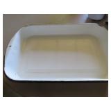 White Enamel Rectangular Basin with Hole for Hangi