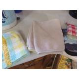 Kitchen Linens and Potholders